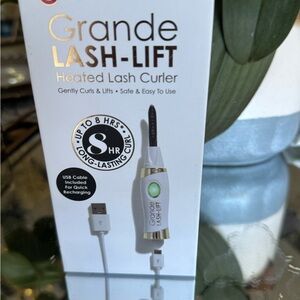 Grande Lash-Lift Heated Lash Curler
